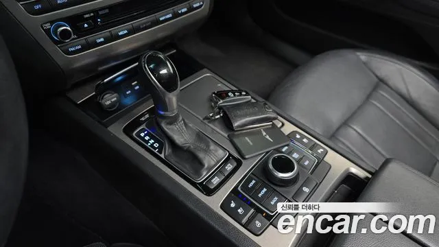 Hyundai Genesis 2015 — фото 9