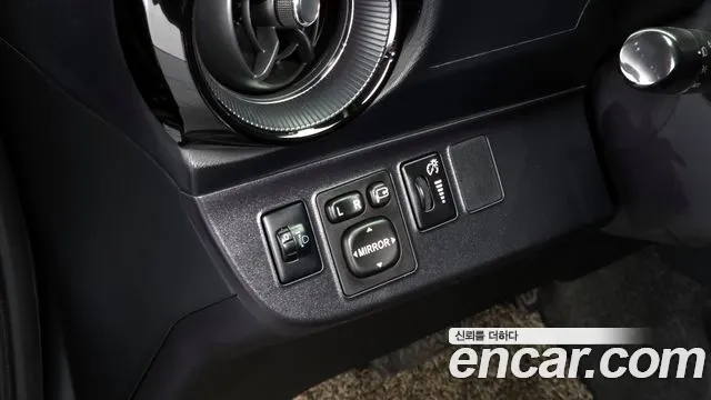 Toyota Prius 2018 — фото 14