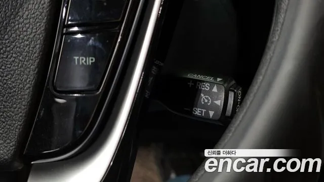 Toyota Prius 2018 — фото 17