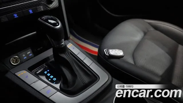Hyundai AVANTE 2018 — фото 9