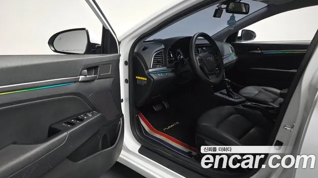 Hyundai AVANTE 2018 — фото 11