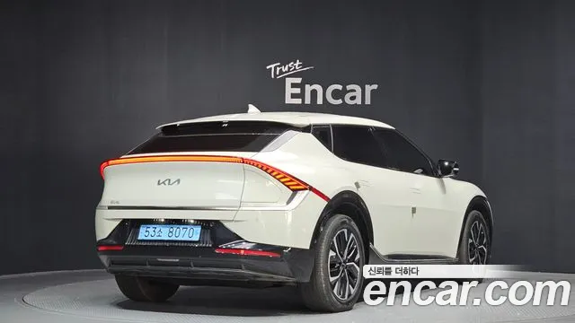 Kia EV6 2022 — фото 2