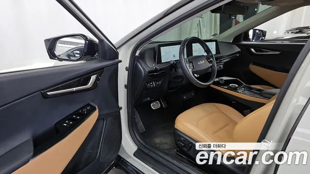 Kia EV6 2022 — фото 10