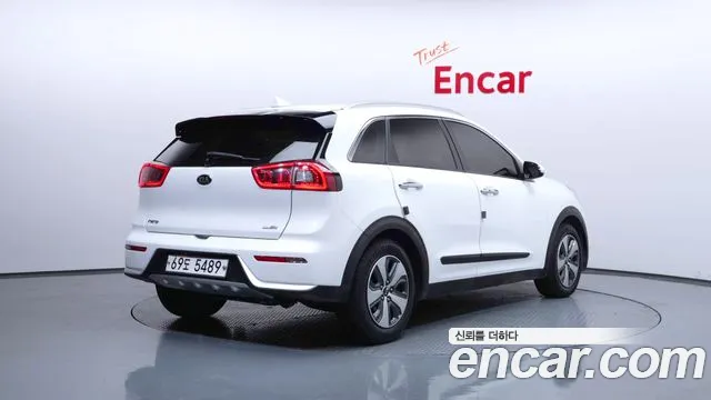 Kia Niro 2018 — фото 2