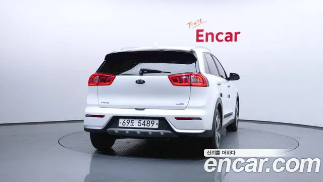 Kia Niro 2018 — фото 4
