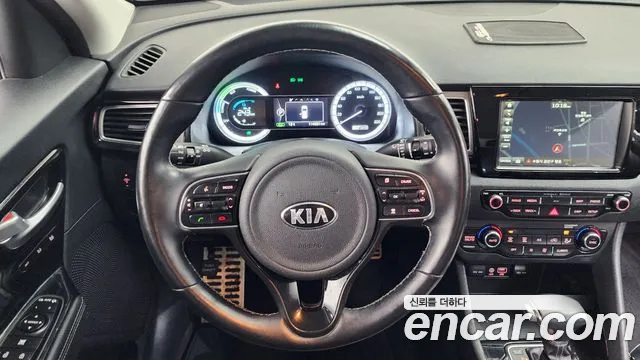 Kia Niro 2018 — фото 13