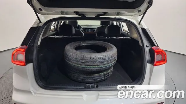 Kia Niro 2018 — фото 20