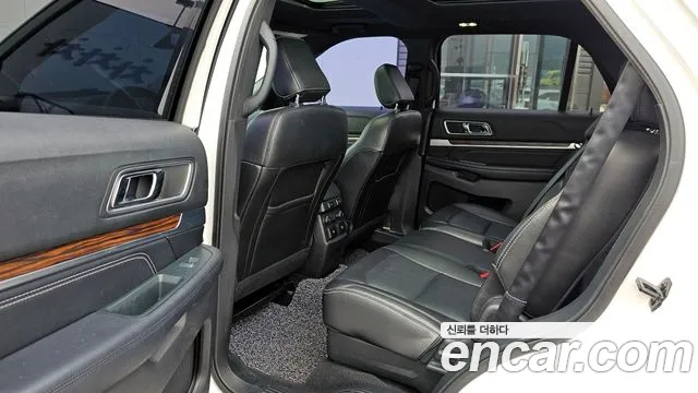 Ford Explorer 2018 — фото 10