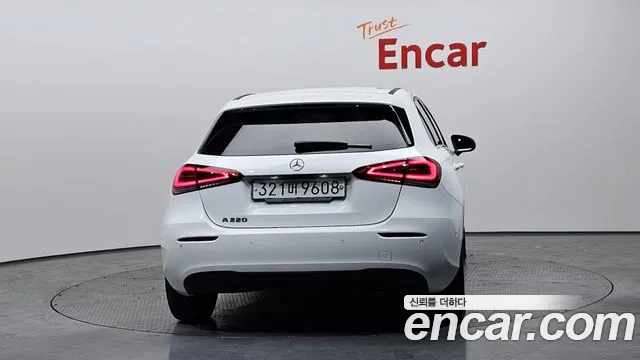 Mercedes-Benz A-Class 2019 — фото 4