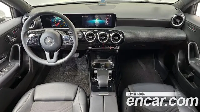 Mercedes-Benz A-Class 2019 — фото 7