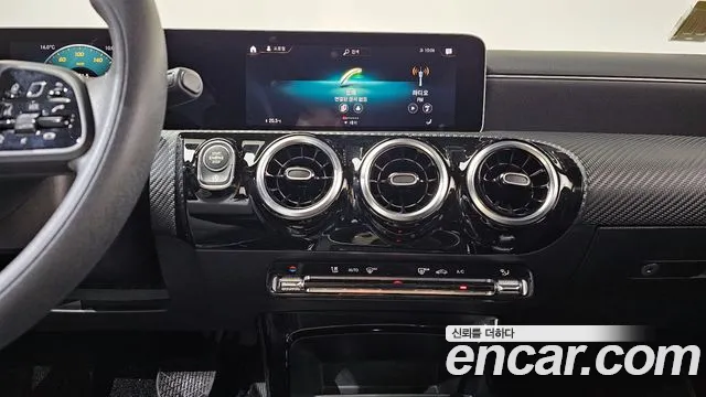 Mercedes-Benz A-Class 2019 — фото 14