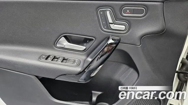 Mercedes-Benz A-Class 2019 — фото 19