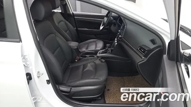 Hyundai AVANTE 2020 — фото 13