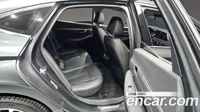 Hyundai Sonata 2022 — фото 11