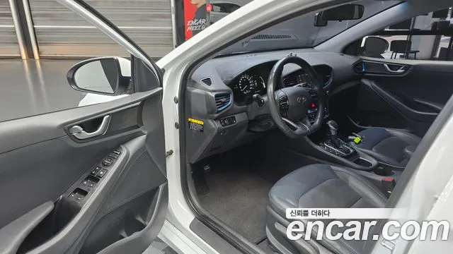Hyundai Ioniq 2016 — фото 11