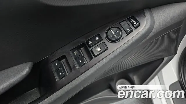 Hyundai Ioniq 2016 — фото 17