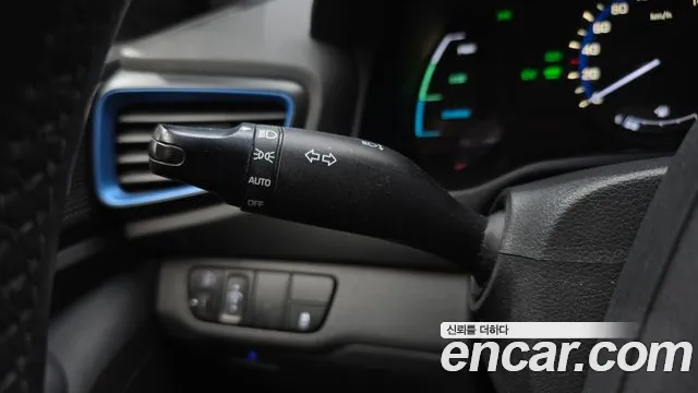 Hyundai Ioniq 2016 — фото 18