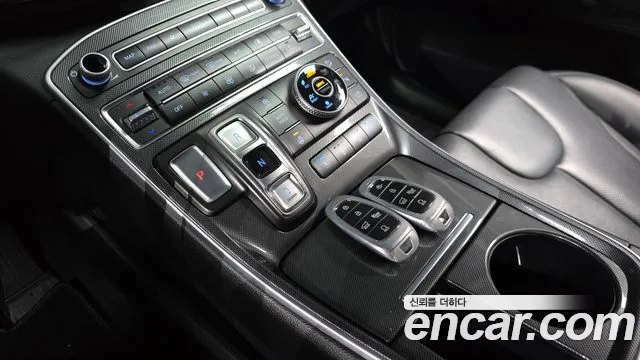 Hyundai Santafe 2021 — фото 9