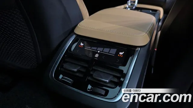 Volvo XC90 2021 — фото 19