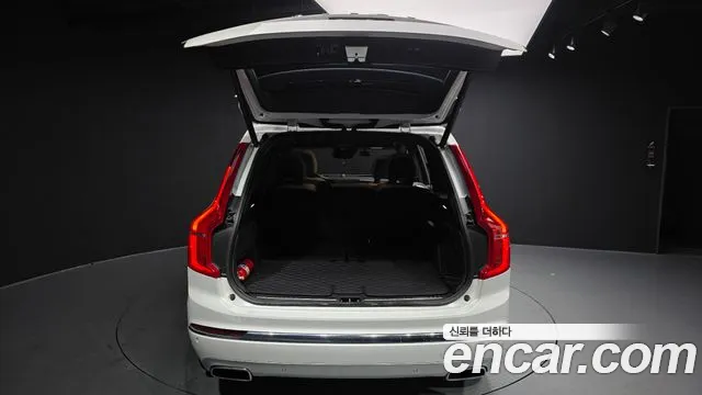 Volvo XC90 2021 — фото 20