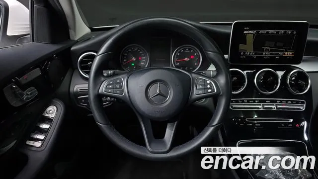 Mercedes-Benz C-Class 2017 — фото 13