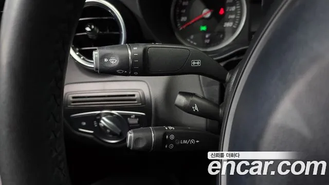 Mercedes-Benz C-Class 2017 — фото 19