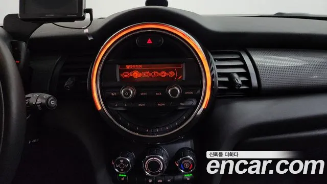 Mini Cooper 2015 — фото 16