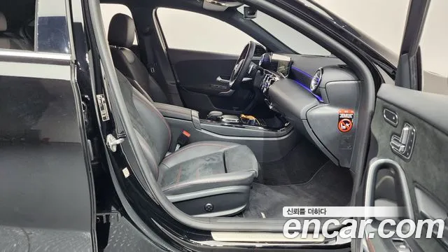 Mercedes-Benz A-Class 2023 — фото 11
