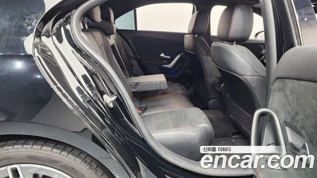 Mercedes-Benz A-Class 2023 — фото 12