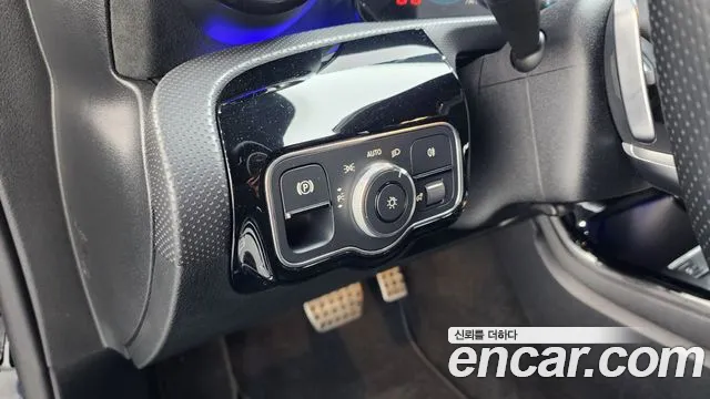 Mercedes-Benz A-Class 2023 — фото 14