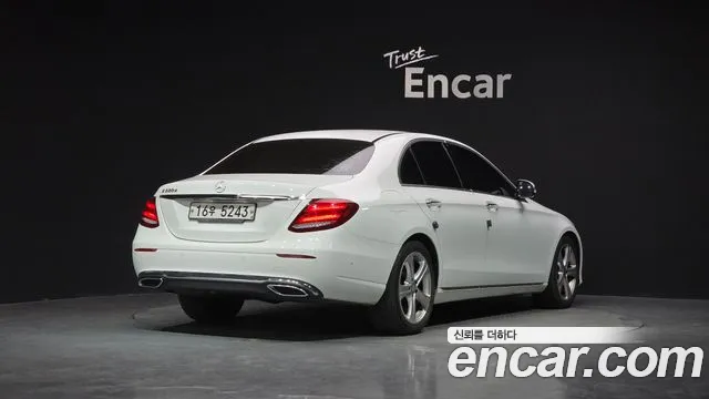 Mercedes-Benz E-Class 2017 — фото 2