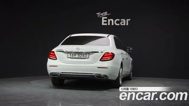 Mercedes-Benz E-Class 2017 — фото 4
