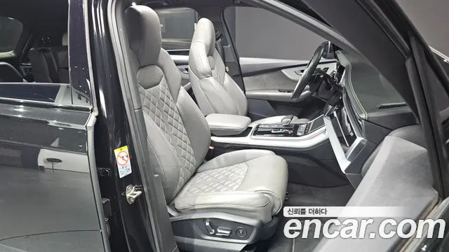 Audi Q7 2022 — фото 10