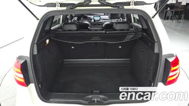 Mercedes-Benz B-Class 2015 — фото 20