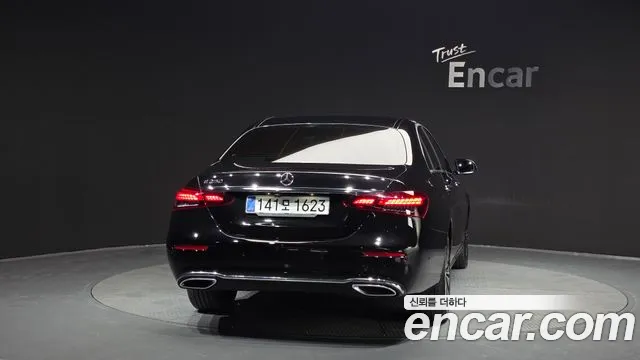 Mercedes-Benz E-Class 2021 — фото 4