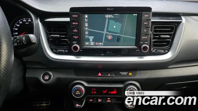 Kia Stonic 2018 — фото 18