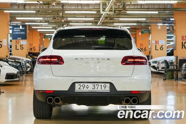 Porsche Macan 2017 — фото 4