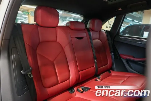 Porsche Macan 2017 — фото 17