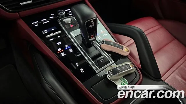 Porsche Cayenne 2021 — фото 12