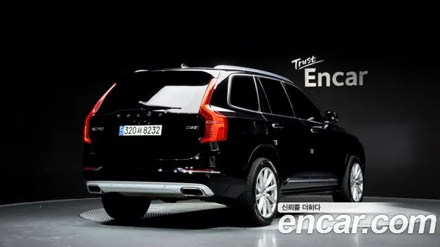 Volvo XC90 2017 — фото 1