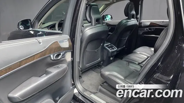Volvo XC90 2017 — фото 15