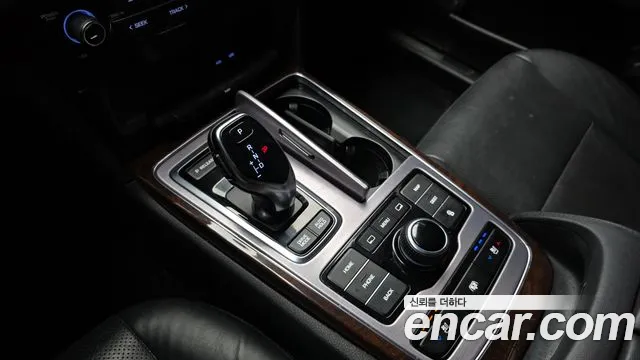 Hyundai Equus 2014 — фото 9