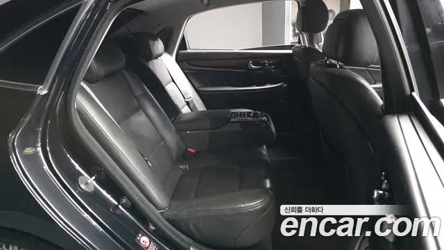Hyundai Equus 2014 — фото 12