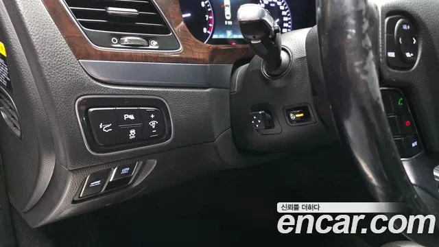 Hyundai Equus 2014 — фото 18