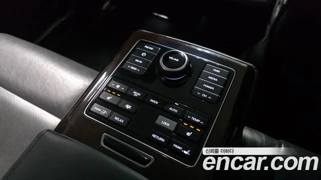 Hyundai Equus 2014 — фото 19