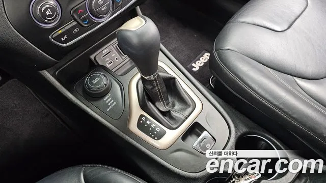 Jeep Cherokee 2015 — фото 9