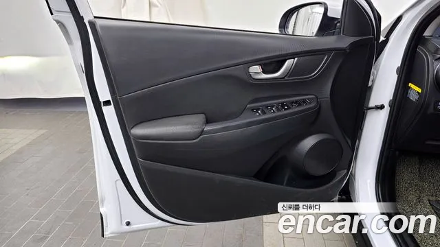 Hyundai Kona 2018 — фото 14