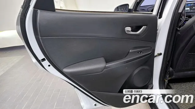 Hyundai Kona 2018 — фото 15