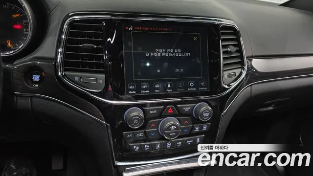 Jeep Cherokee 2019 — фото 17