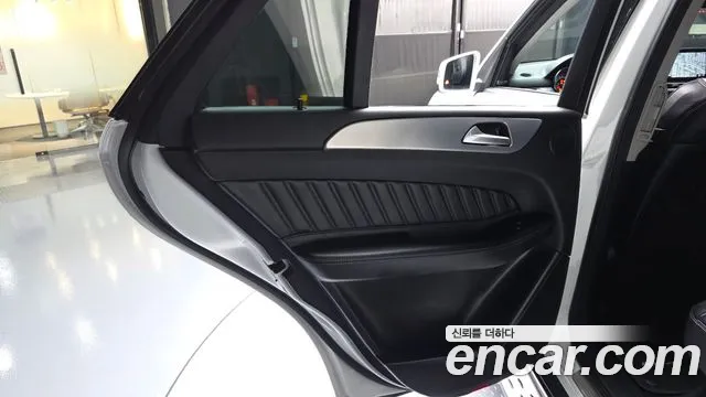 Mercedes-Benz GLE-Class 2018 — фото 15